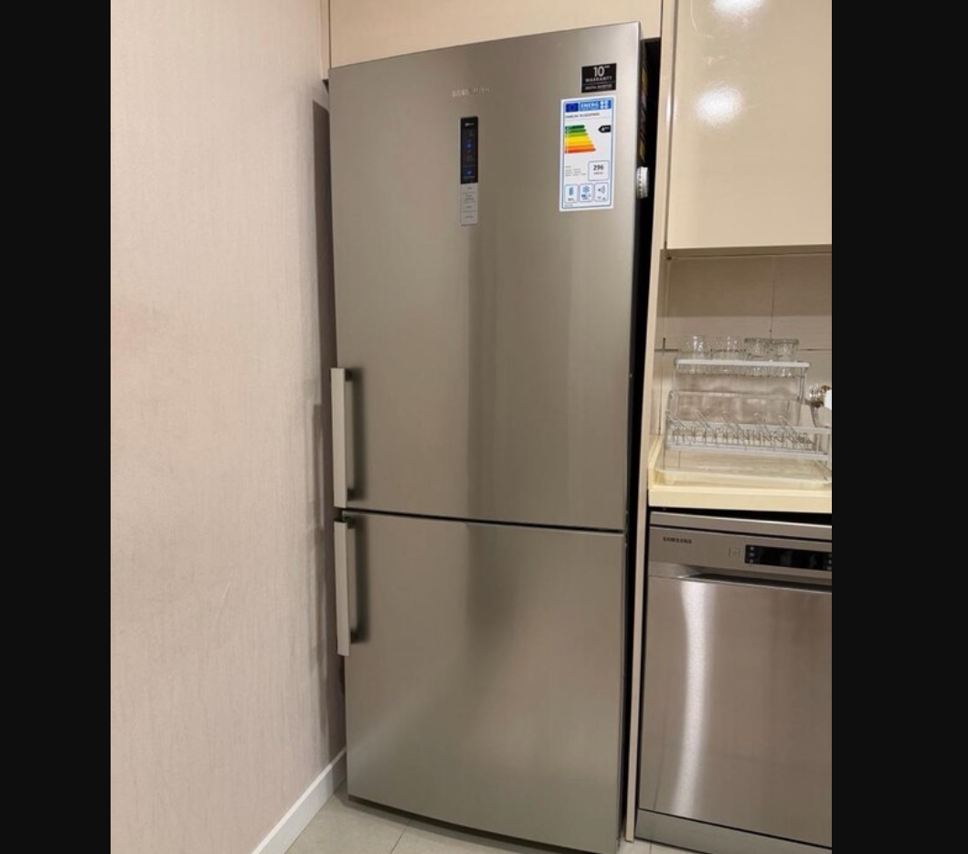 Fabrikadan defolu Samsung Inox No-Frost Buzdolabı